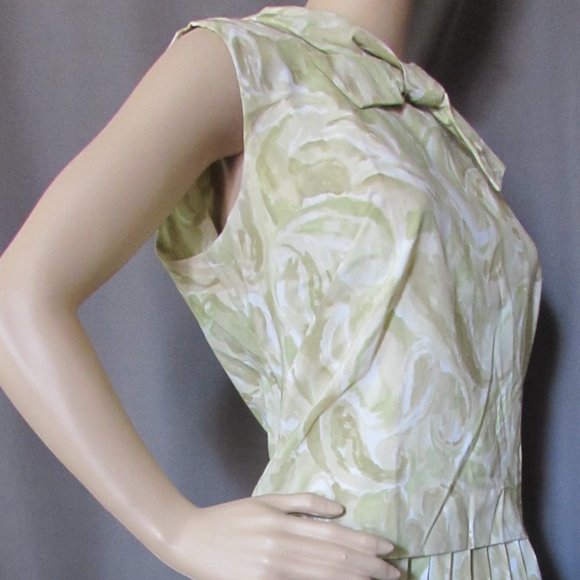 SALE  Vintage Two Piece Blouse & Pleated Skirt 1960 Era Shades of Green - Picture 6 of 10